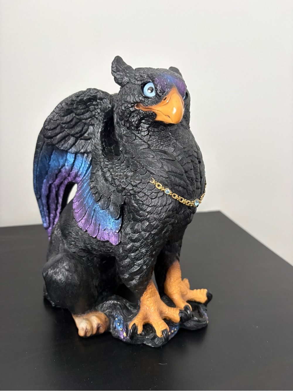 Blue eyes Windstone Editions Black Male Griffin Jewels Pena 1989 Metallic Violet
